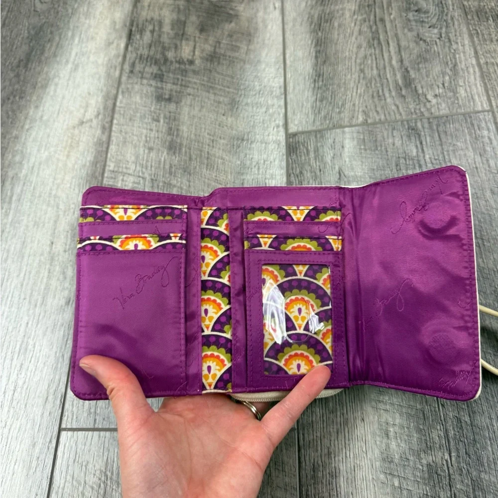 Vera Bradley Cream/Plum Anniversary Wristlet Wallet‎ - Picture 8 of 11